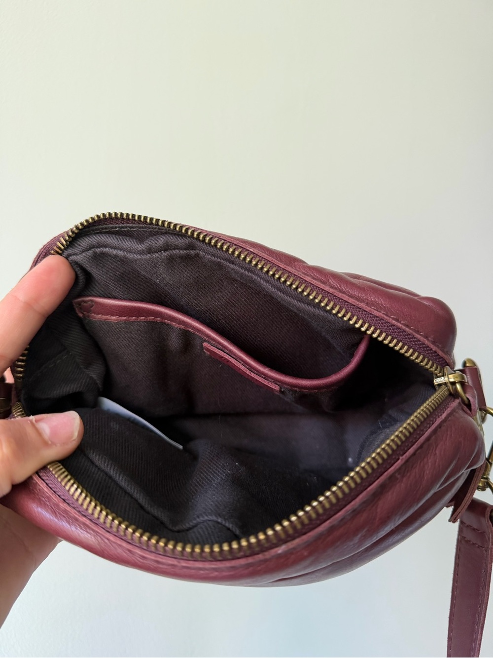 Madewell Quilted Crossbody in Burgundy - Picture 4 of 5